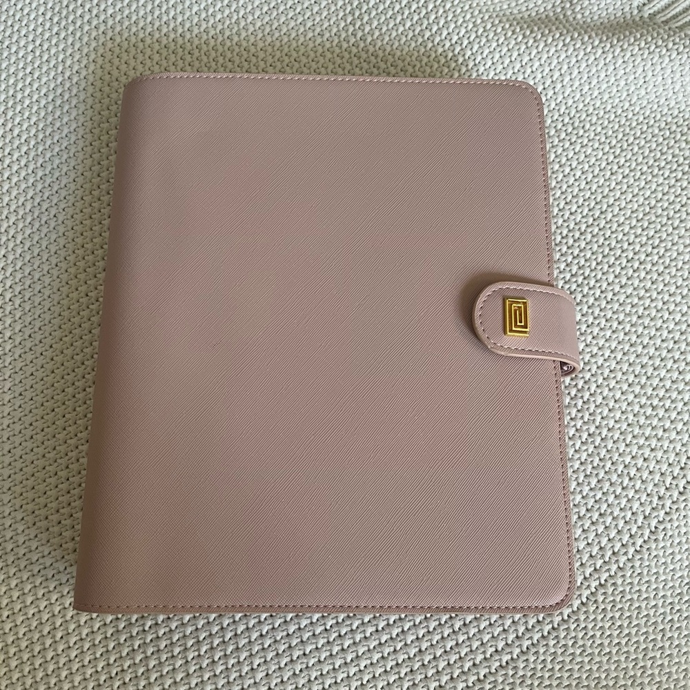 Notiq HP Classic Folio Blush Pink Leather Organizer with Gold Snap